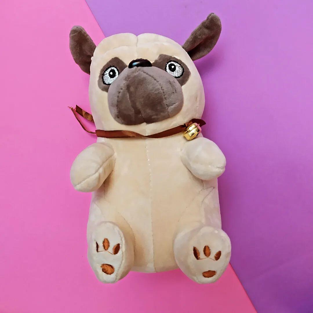 Peluche Perro Pug Adorable con Campanita - Super Suave